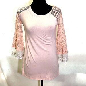Girl’s Boutique Lace Bell Sleeve Pink Dress 8/10